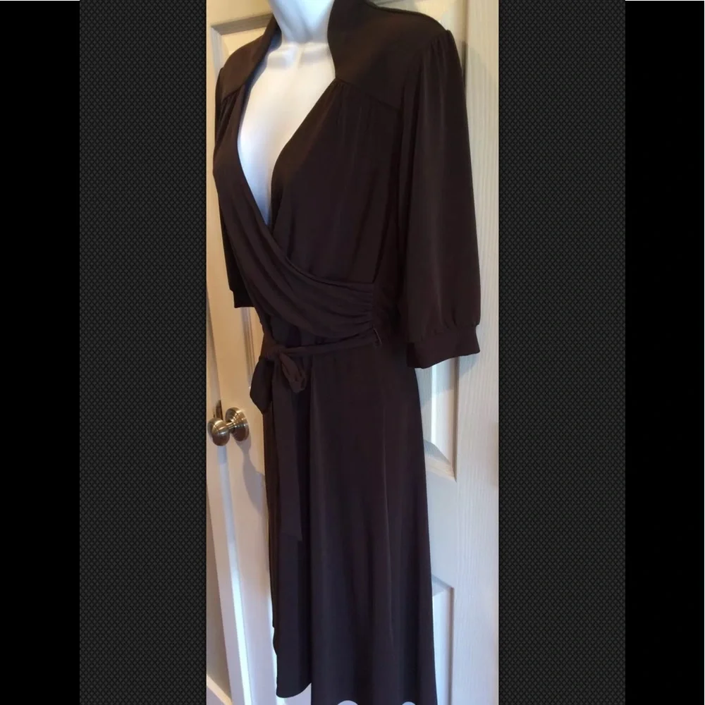 LAUNDRY By Shelli Segal Dress Crossover V Neck Belted Knee Length Brown Knit